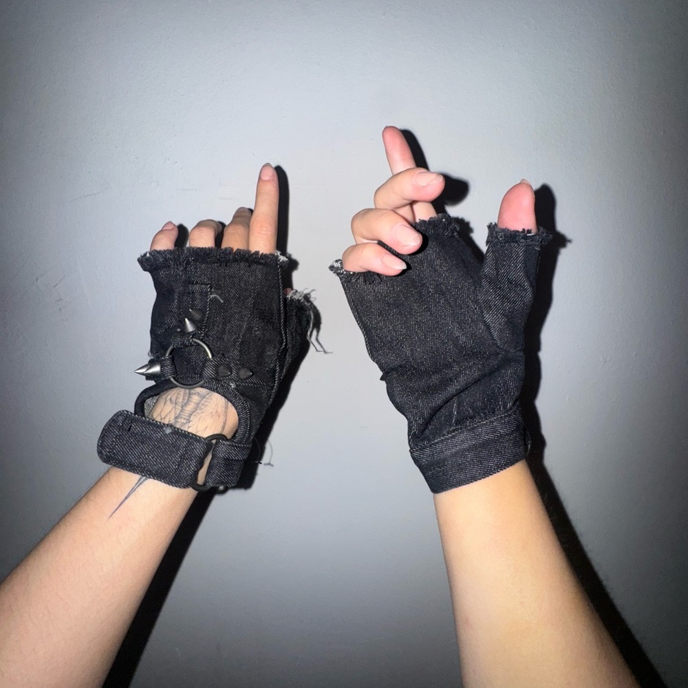 darker wavs downbeat spike denim fingerless gloves